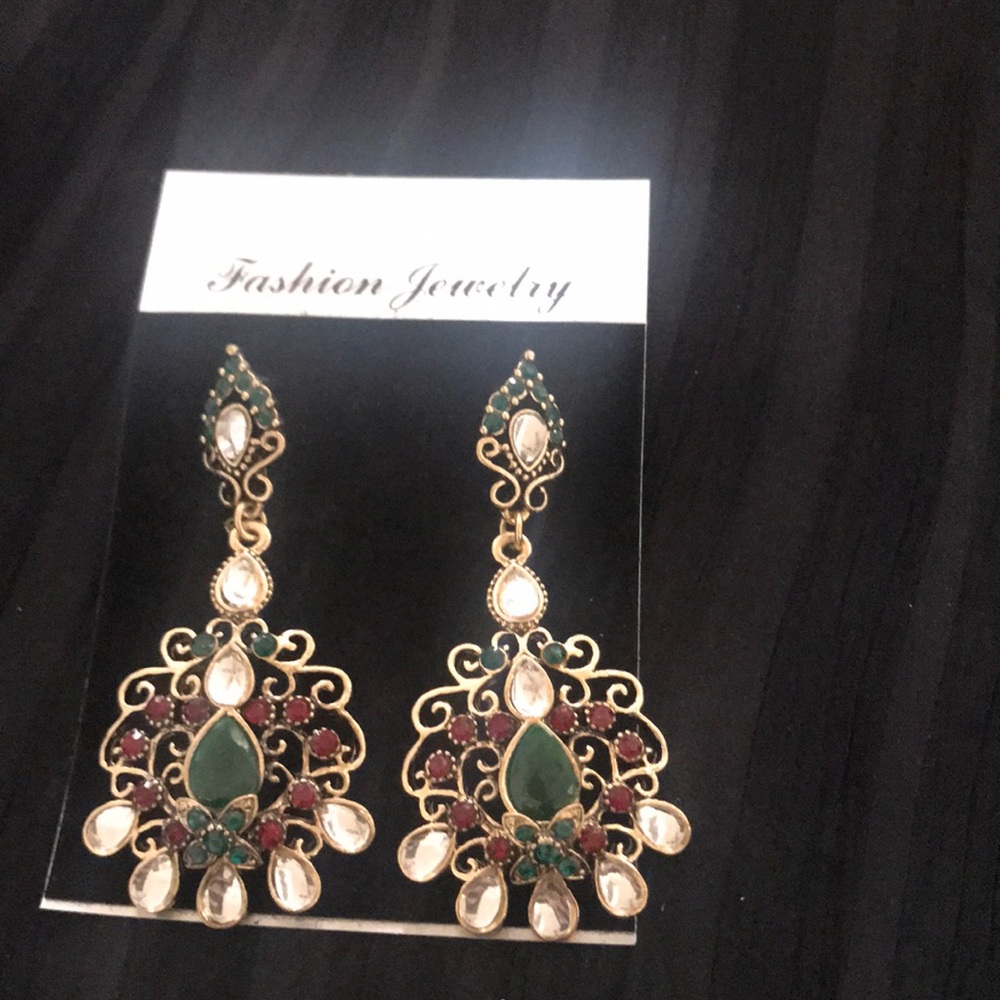 Earrings - Picture 4 of 4